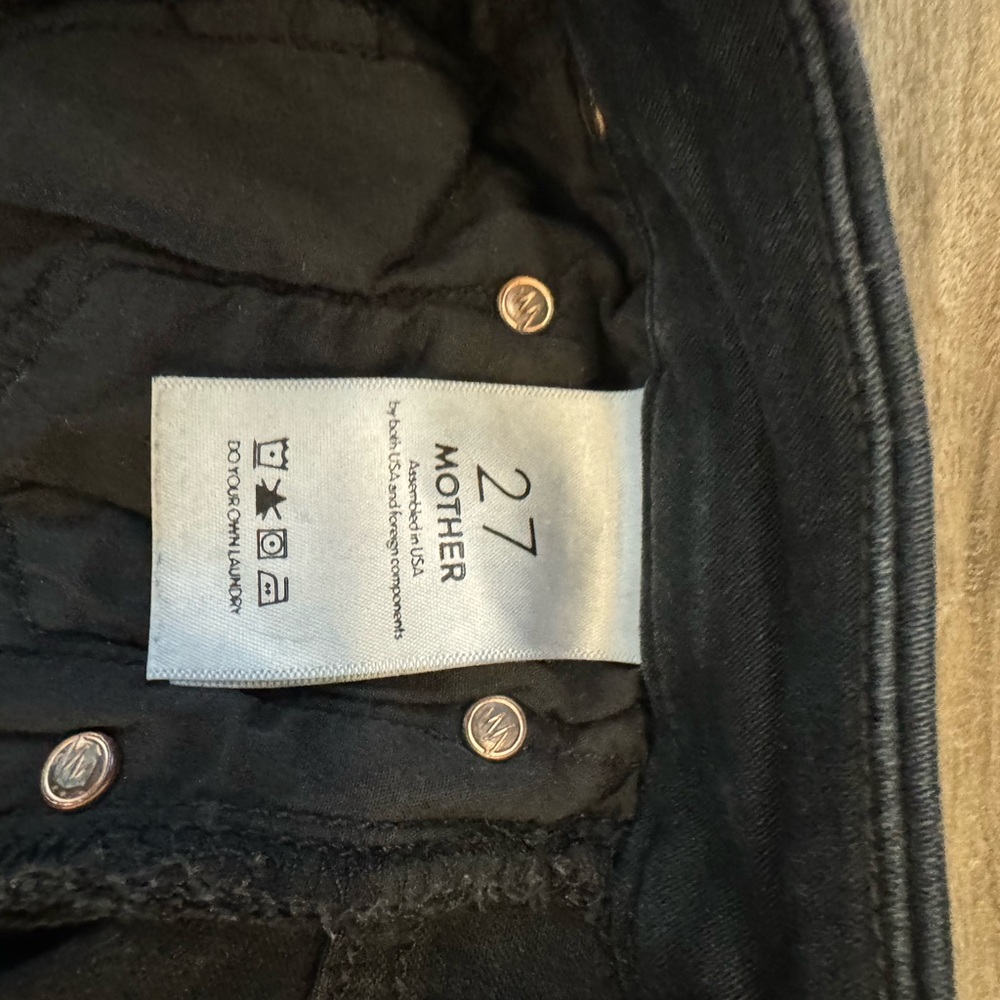 MOTHER denim High-waisted looker in Blackbird. Size 27. Worn a handful of times - Picture 3 of 4